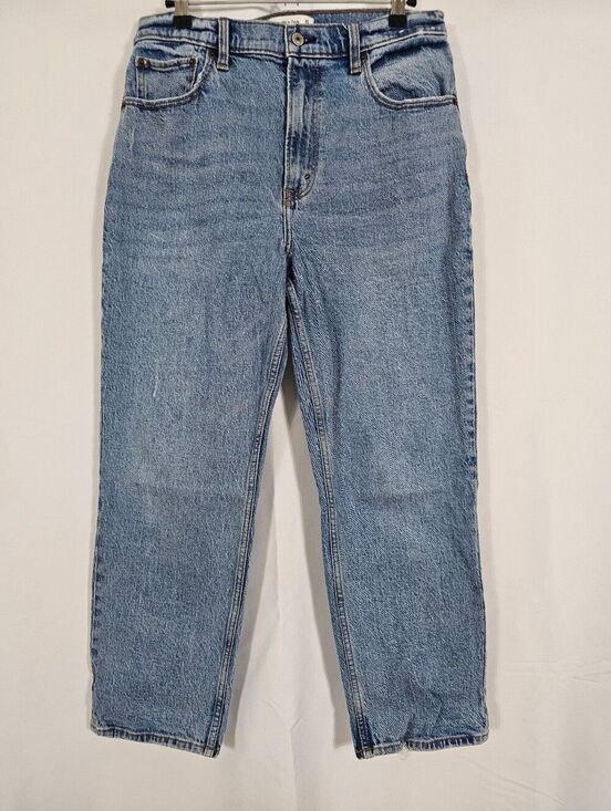 Abercrombie & Fitch Denim - Abercrombie and Fitch The 90's Straight Ultra High Rise Jeans in Medium Wash